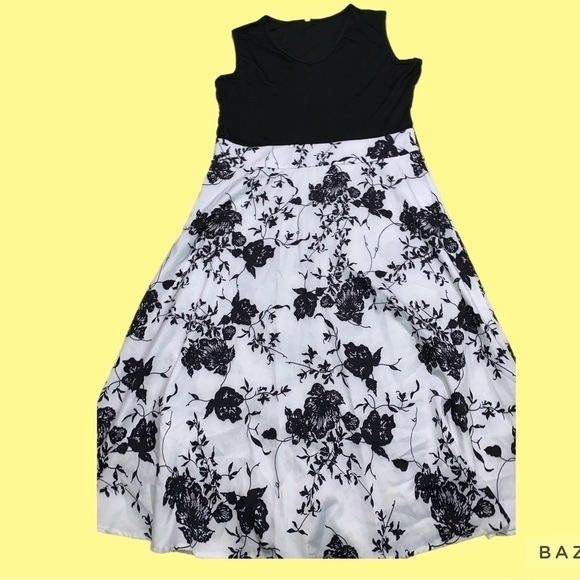 Very light nice  dress - Picture 2 of 2